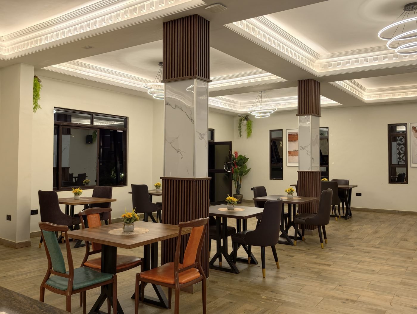 Bakerm Hotel restaurant dining room