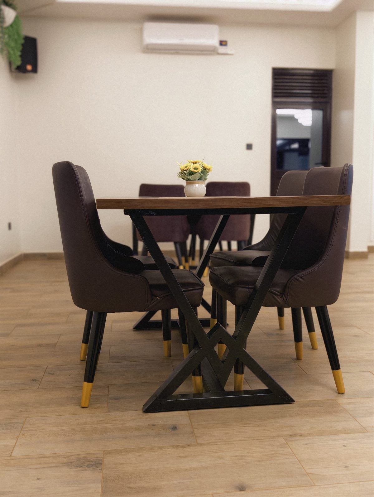 Table set in the Bakerm Hotel restaurant